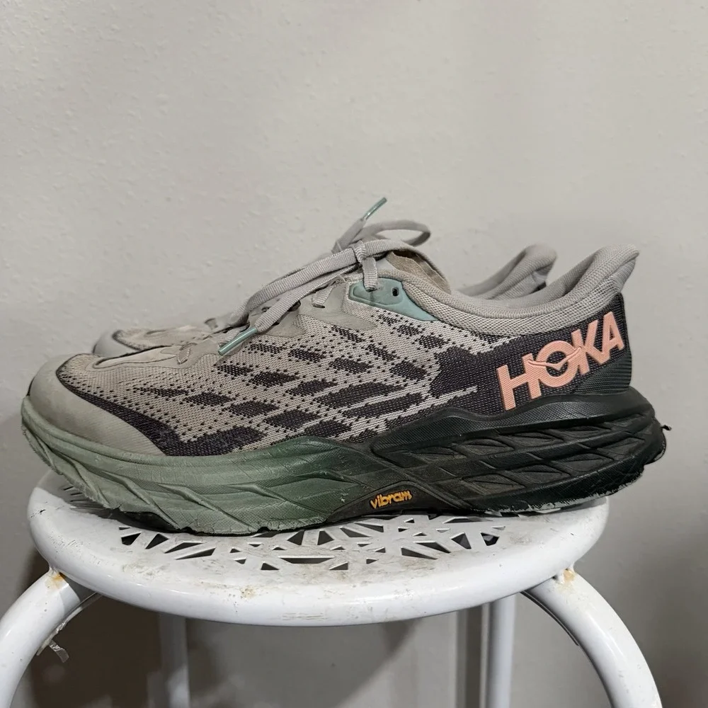 Hoka One One Speedgoat 5 Trail Running Shoes Women's 9.5B Vibram Soles Sneakers